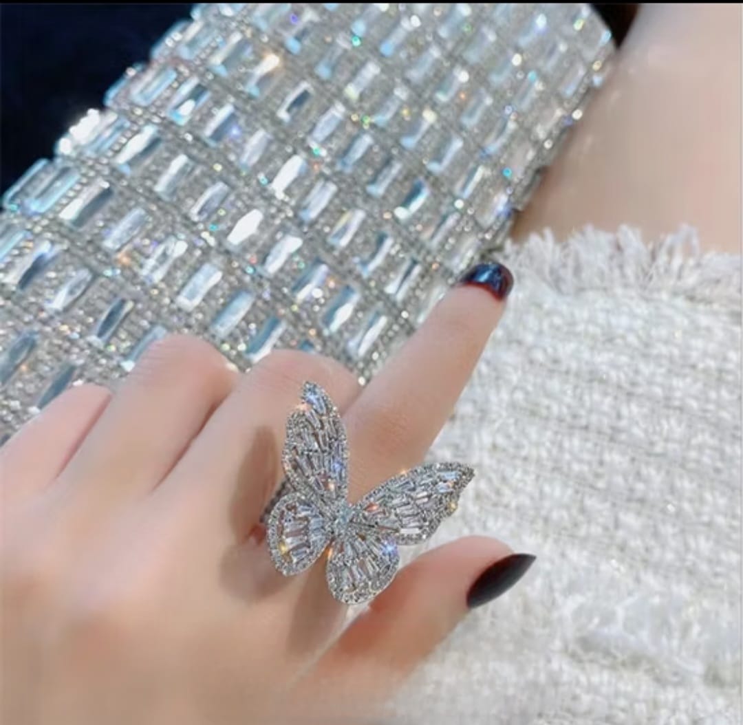 Butterfly Crystal Rings ( Allow to open parcel )