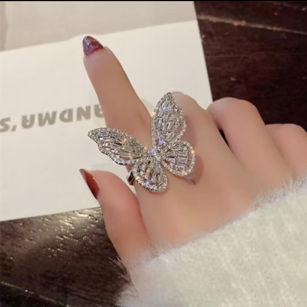 Butterfly Crystal Rings ( Allow to open parcel )