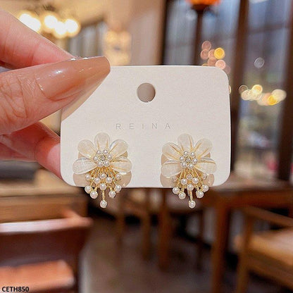 Pearl Flower Tops Pair  ( Allow to open parcel )