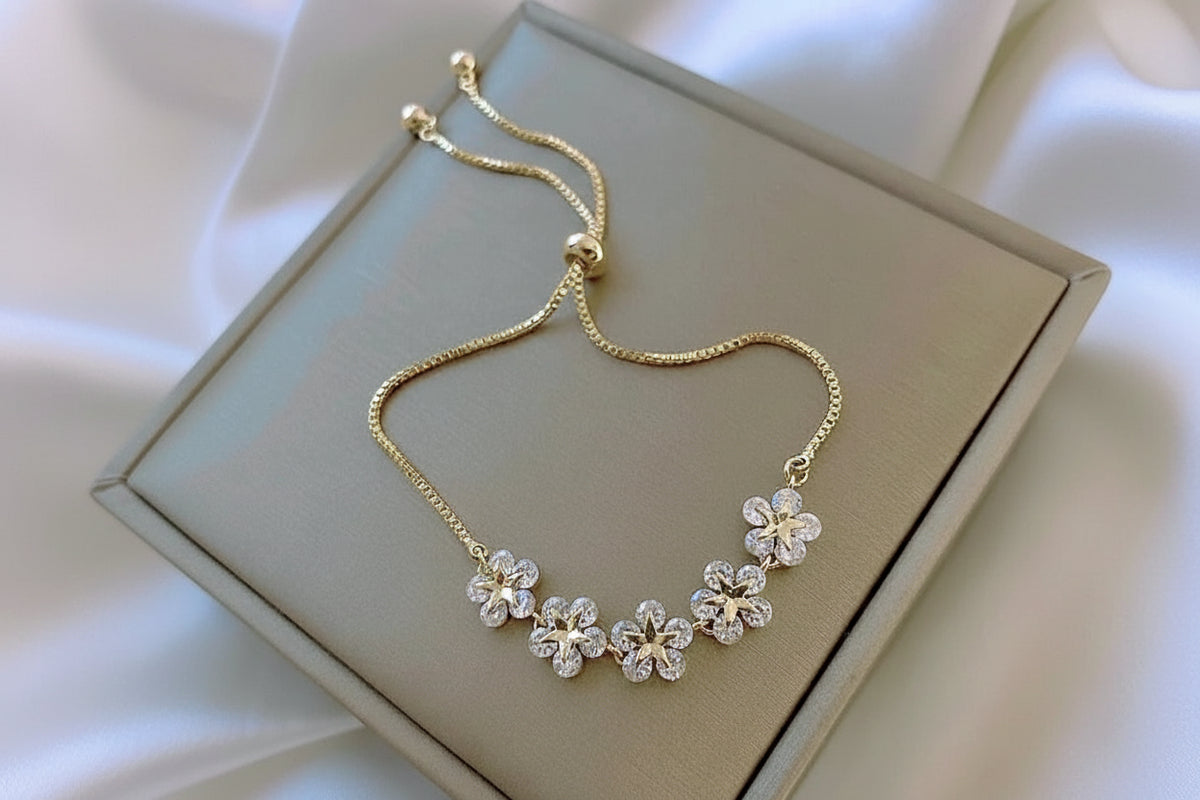 Star Flower Chain Bracelet  ( Allow to open )